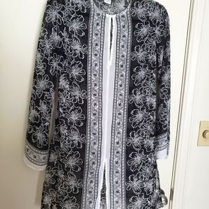 [Pick 2 Items for $8] White House Black Market Sheer Blouse/Tunic Size XS